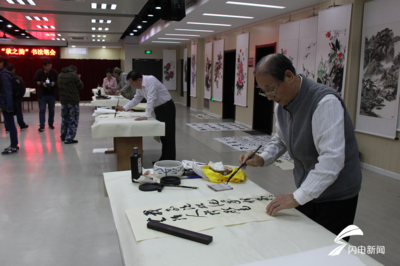 墨香潤社區(qū) 書法名家與島城愛好者面對面藝術(shù)交流